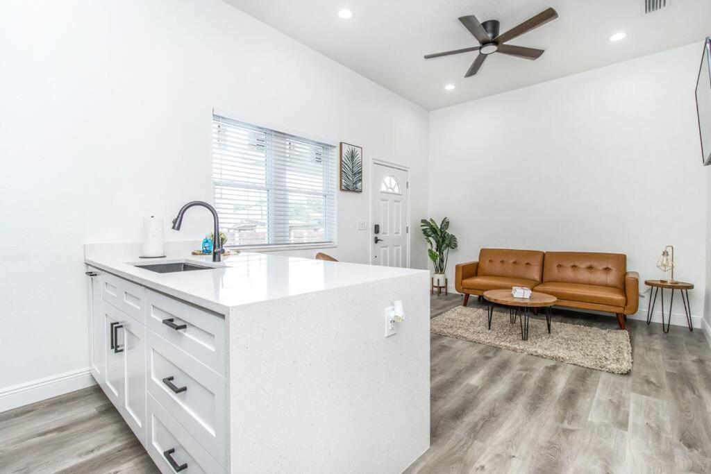 2Br Spacious House In Heart Of West Tampa Ngoại thất bức ảnh
